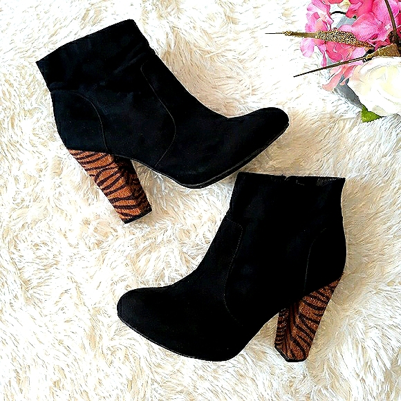 Guess Black Booties with Animal Print Heel - Picture 5 of 7